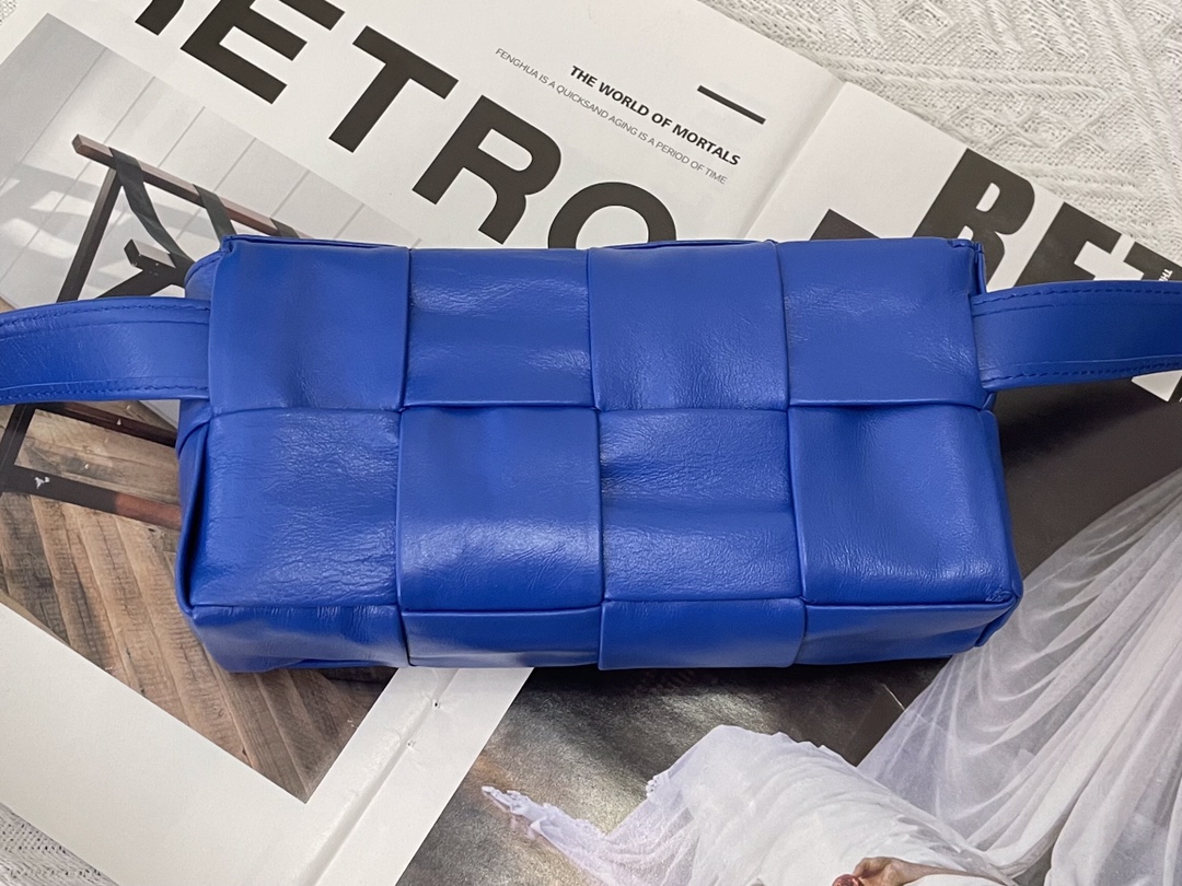 Mini Cassette Intreccio Leather Belt Bag Blue